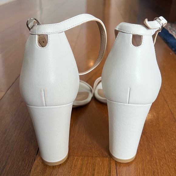 Stuart Weitzman NearlyNude white sandals in excellent condition (size 9) - Picture 3 of 8